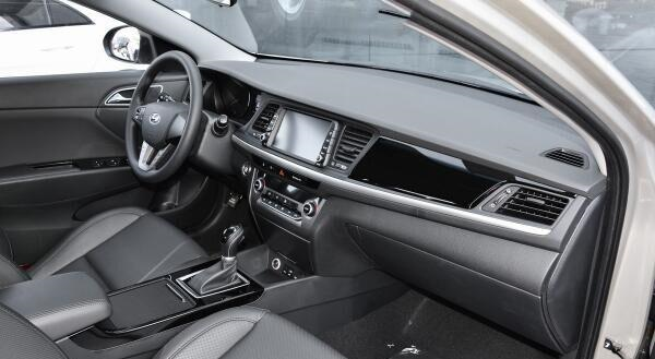 上市售价17万不输迈腾,如今跌到10万,油耗6L,