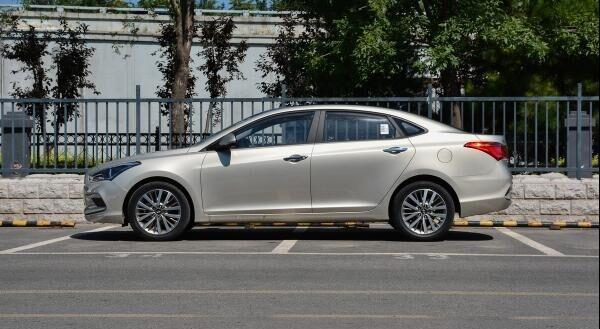 上市售价17万不输迈腾,如今跌到10万,油耗6L,