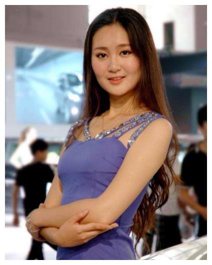 现代强势亮相展台,助阵车模不甘示弱,车友大饱眼福