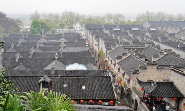 民国时期gdp_中国这个城市深受“老外”喜爱,GDP超3.2万亿,未来可能超过东京