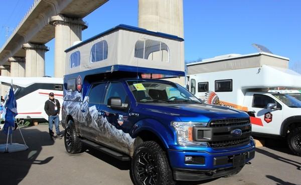 啥叫四驱王者房车?旅美速腾2019款福特F150越野者说低调点!