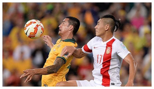 国足出战中国杯主力左后卫人选敲定?他或力压