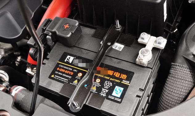 蓄电池老化启动车辆困难，为什么一旦启动后，又能带动车载电器呢