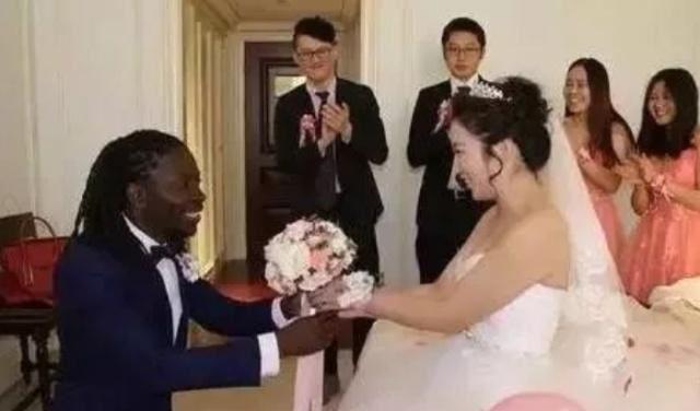 西经gdp结婚_结婚图片卡通(3)