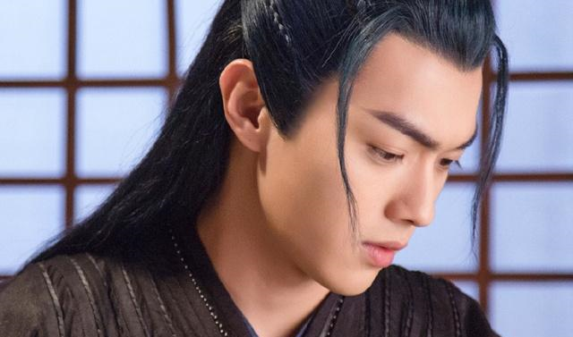 招摇许凯剧照图片