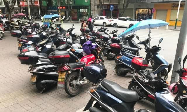 全新代步工具袭来，电车完美替代？不加油不充电，8元行驶百公里