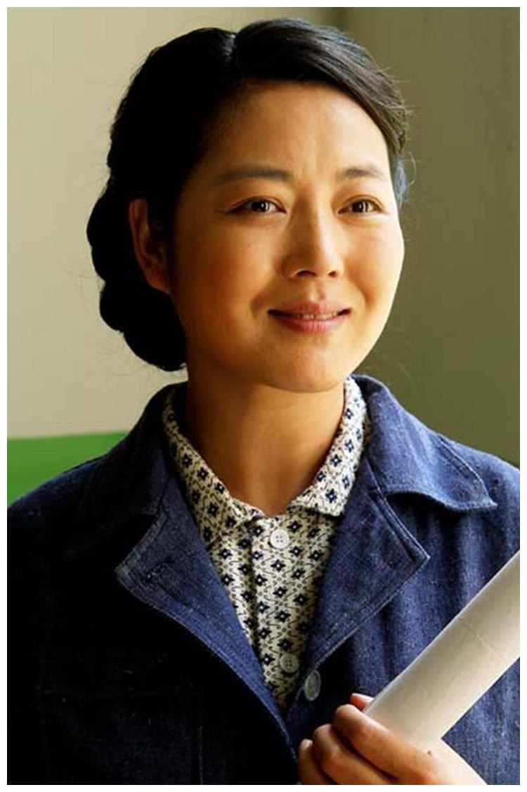 她是一个快被遗忘的女演员,因患病身材肥胖,现被丈夫宠成公主!
