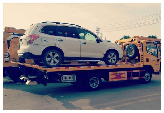 还担心太贵不敢叫拖车？这4项救援全免费，别再多花冤枉钱了！