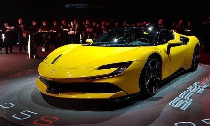 全新法拉利SF90 Stradale实拍，百公里加速2.5秒