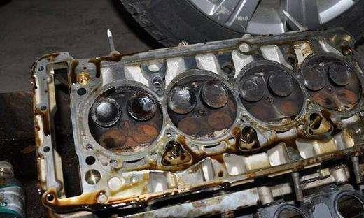 如何减少发动机积碳？内行人：学会这4个方法，积碳不用愁！