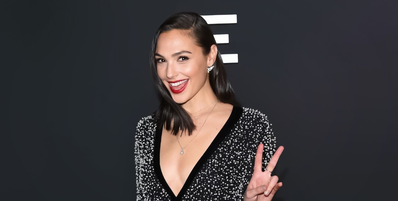 明星盖尔·加朵Gal Gadot 巴黎时装周看秀星尚现场!