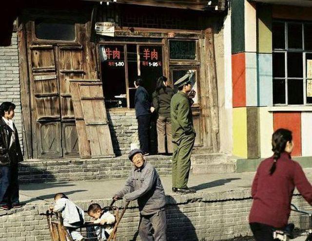 八十年代老照片,无忧无虑,没有烦恼,那时候的学生看着好清纯
