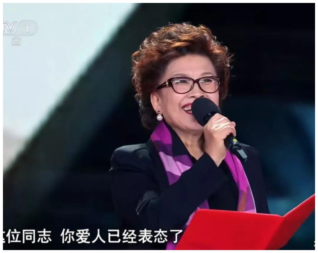 央视元宵陈道明泪目朗诵!宋春丽宝刀未老!56岁史可为家乡助威!