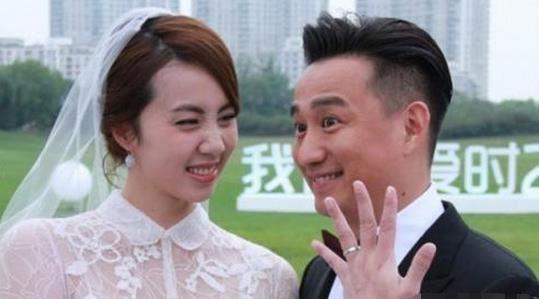 黄磊,纹身,孙莉,胸口,女儿 . 黄磊晒女儿近照,一个明媚一个忧郁,多多胸口纹身引人讨论