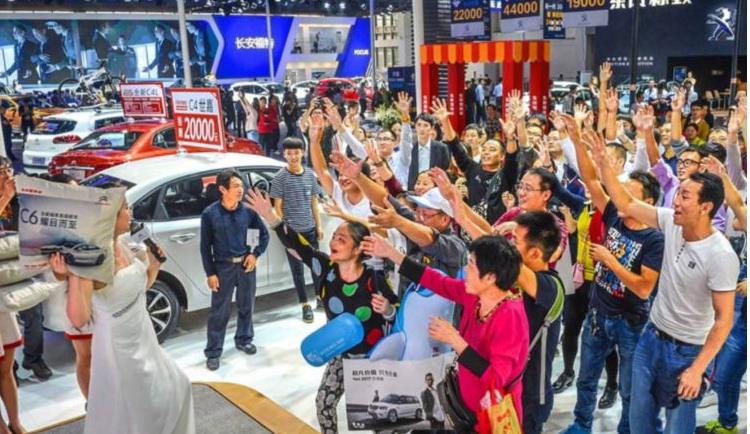 啥时候买车才便宜4S店员工这三个时间段买车，亏本也会卖！