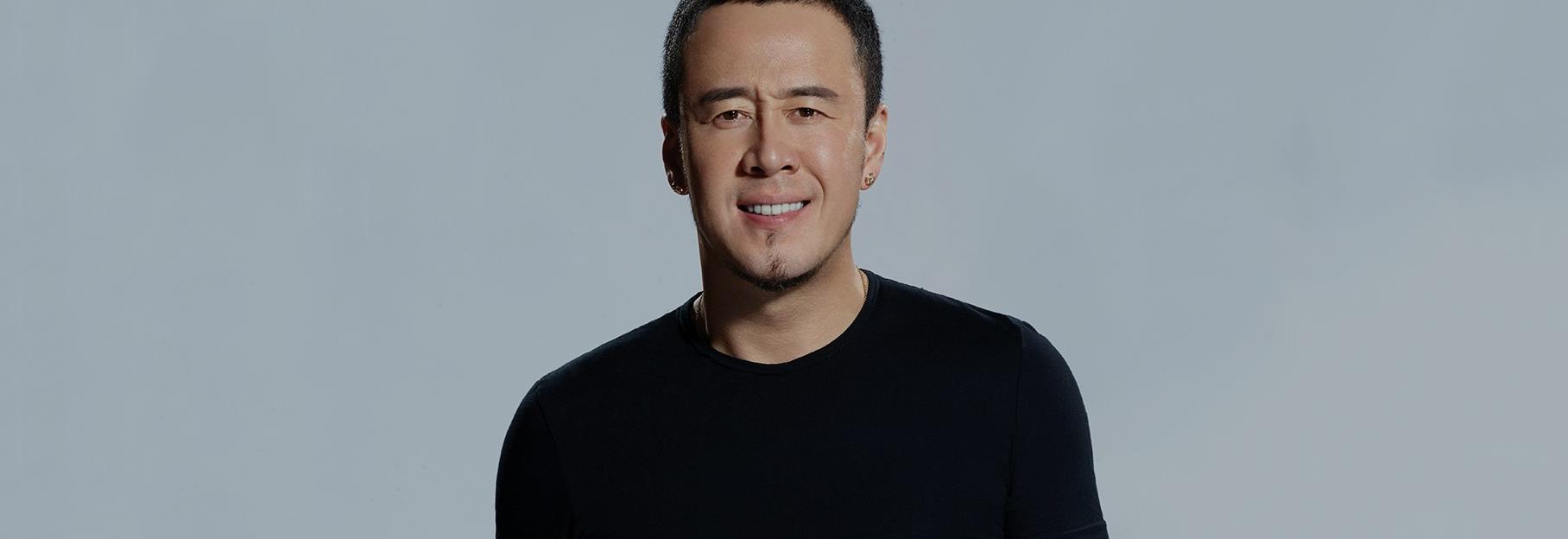 他是中国好歌曲导师，更是歌手2019四强，今新歌上线你听了吗？