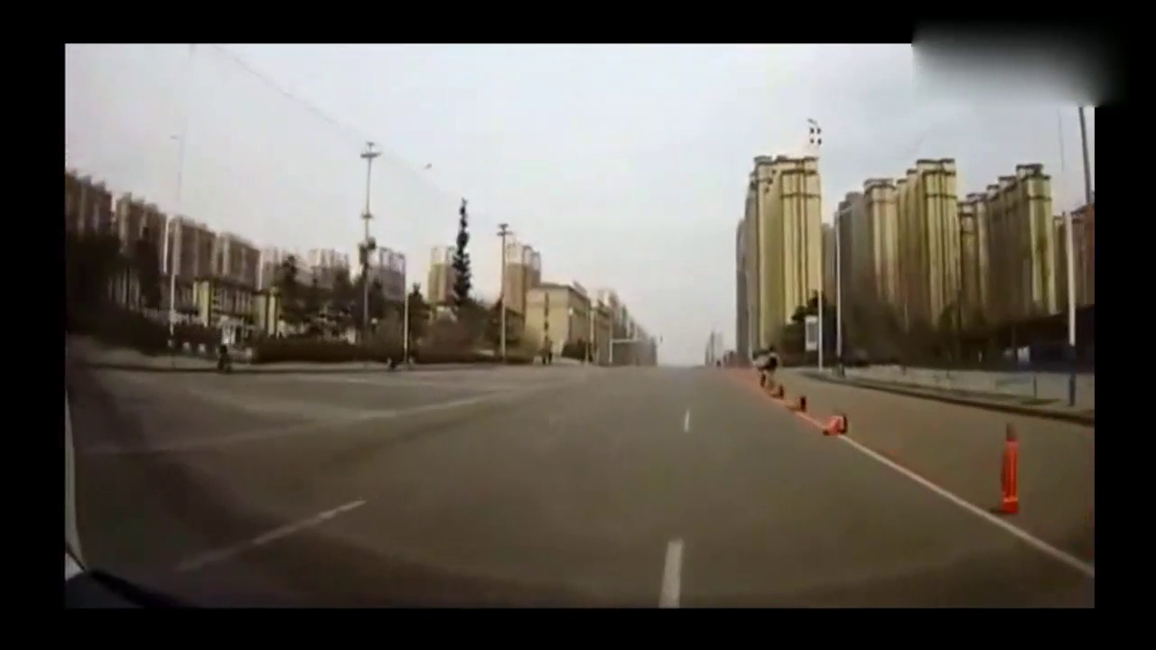 电动车是欠抽了，以后见一次打一次