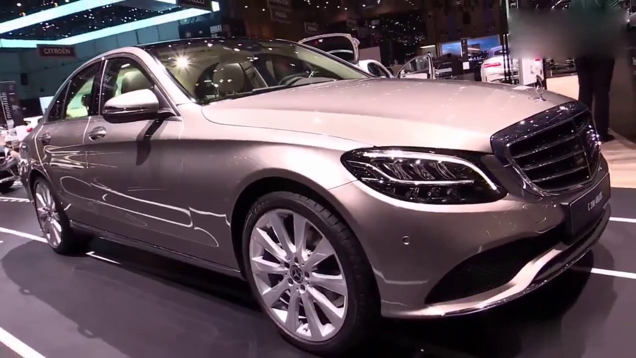 2018日内瓦车展，梅赛德斯奔驰C200，颜值大气内饰豪华！