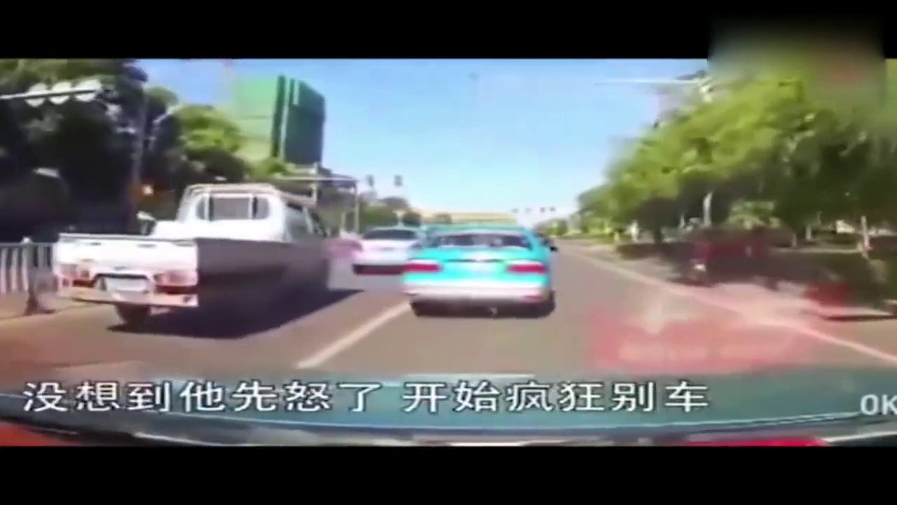 无牌三菱嚣张别出租车8次，的哥终于忍无可忍