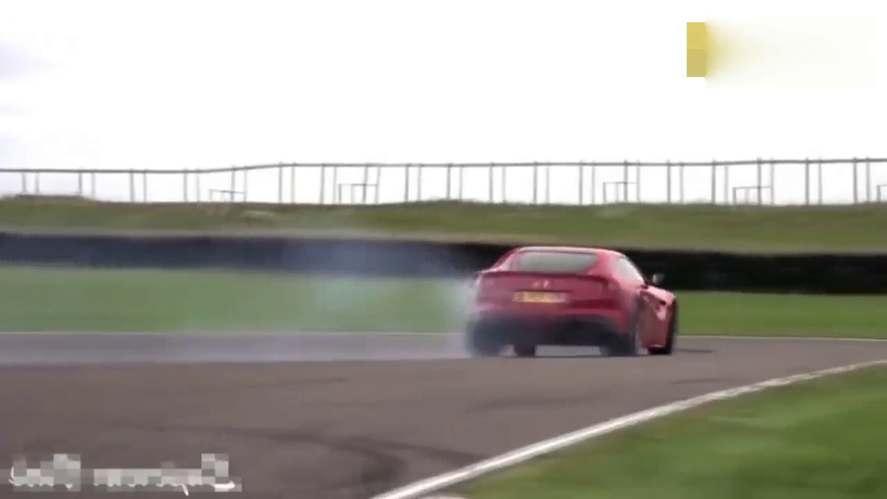 超级跑车的漂移视频，非常精彩值得一看