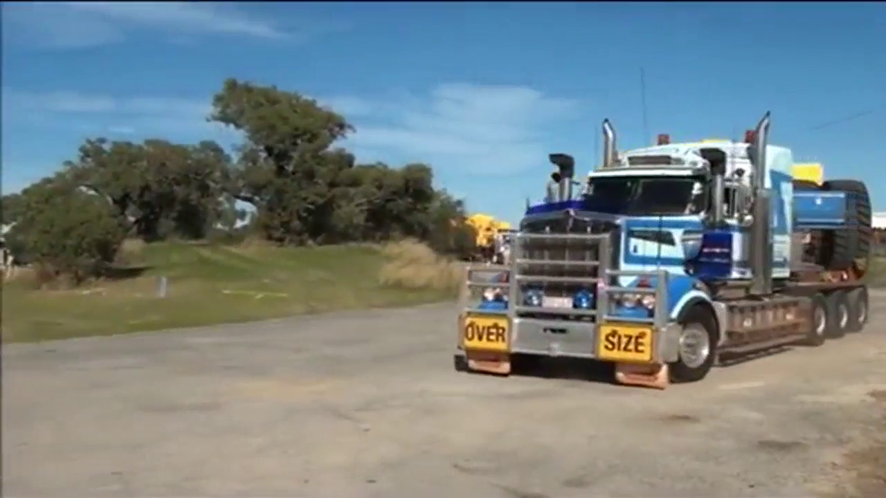 司机月入上万不是梦 超大负载运输卡车！