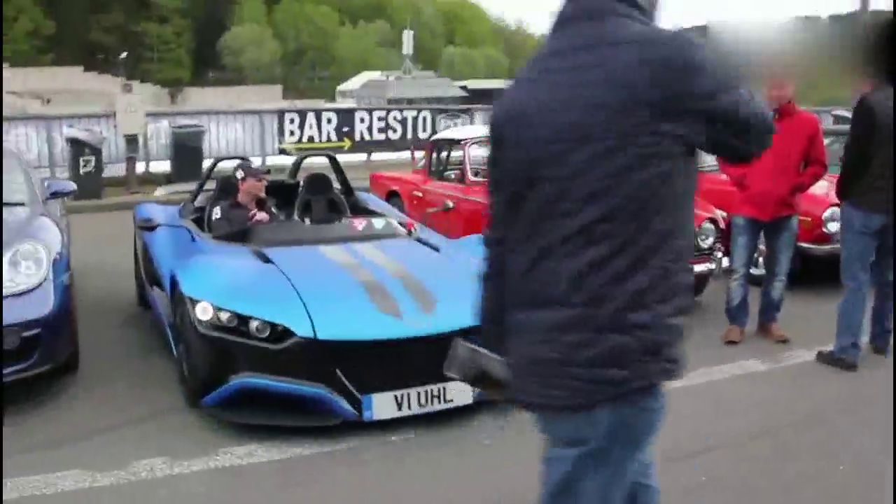 VUHL 05 -墨西哥中置跑车，如果下雨怎么办？