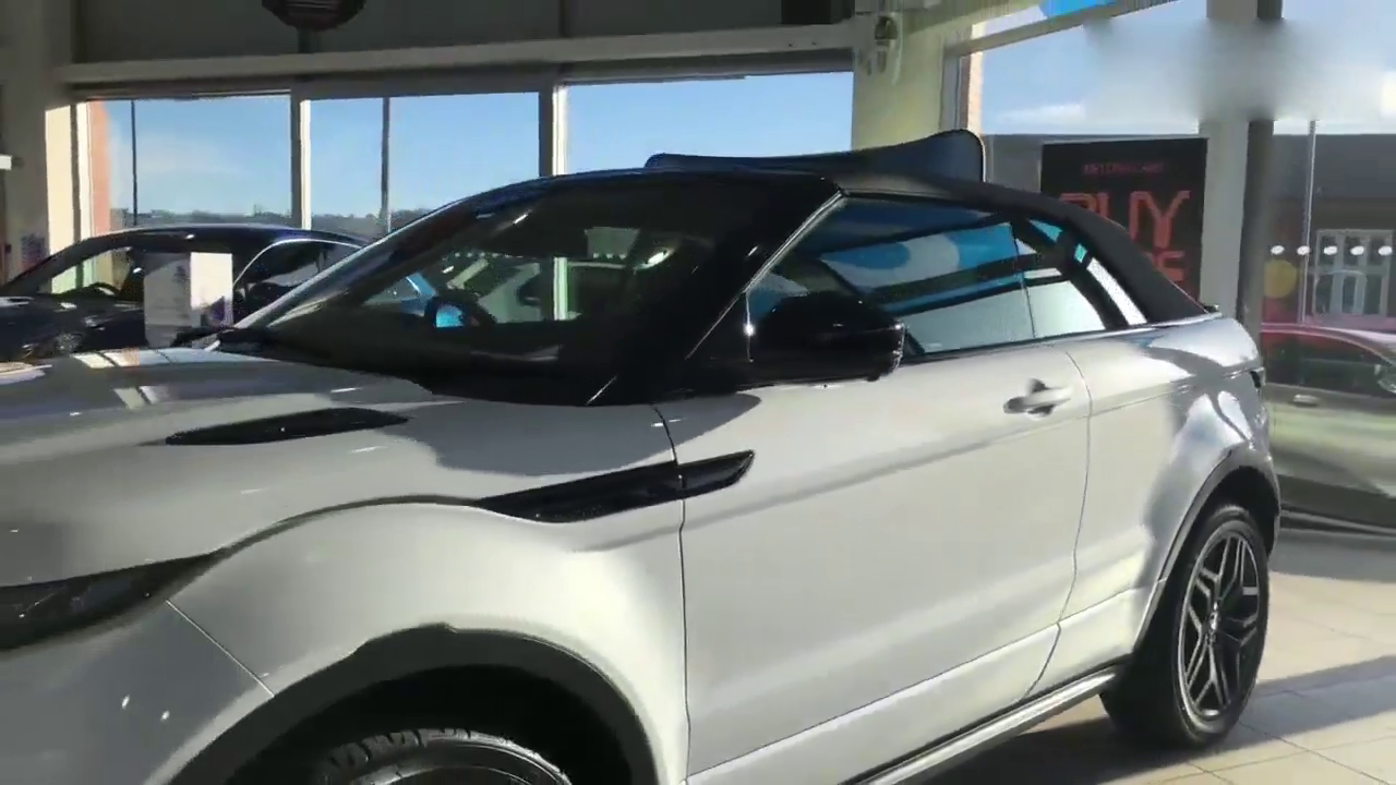 SUV也可以像跑车般拉风，路虎极光敞篷版展示