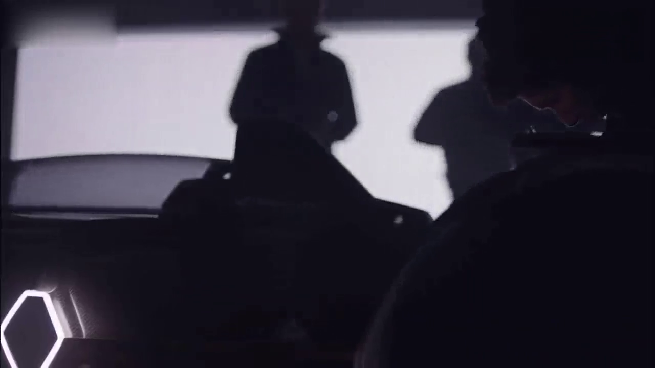 超炫酷的智能F1概念车，这声浪听的人起鸡皮疙瘩
