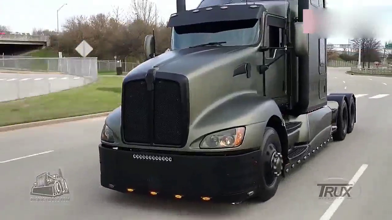 国外卡车头改装的太漂亮了，真不舍得让它去干活。