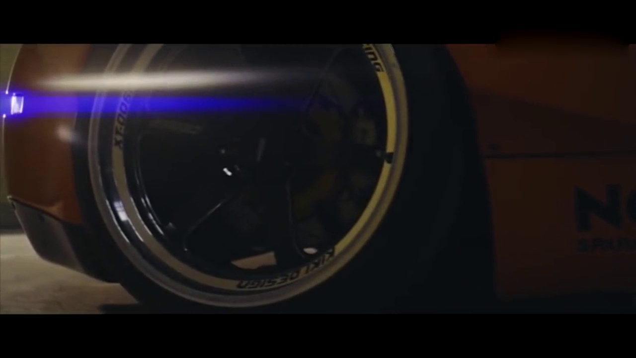 这改装的有颜值有力量，太酷了，这台磨砂质感跑车！