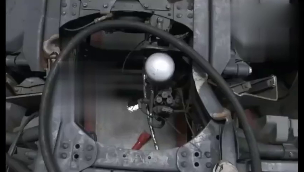 看看德国怎么修理大卡车，太先进了！