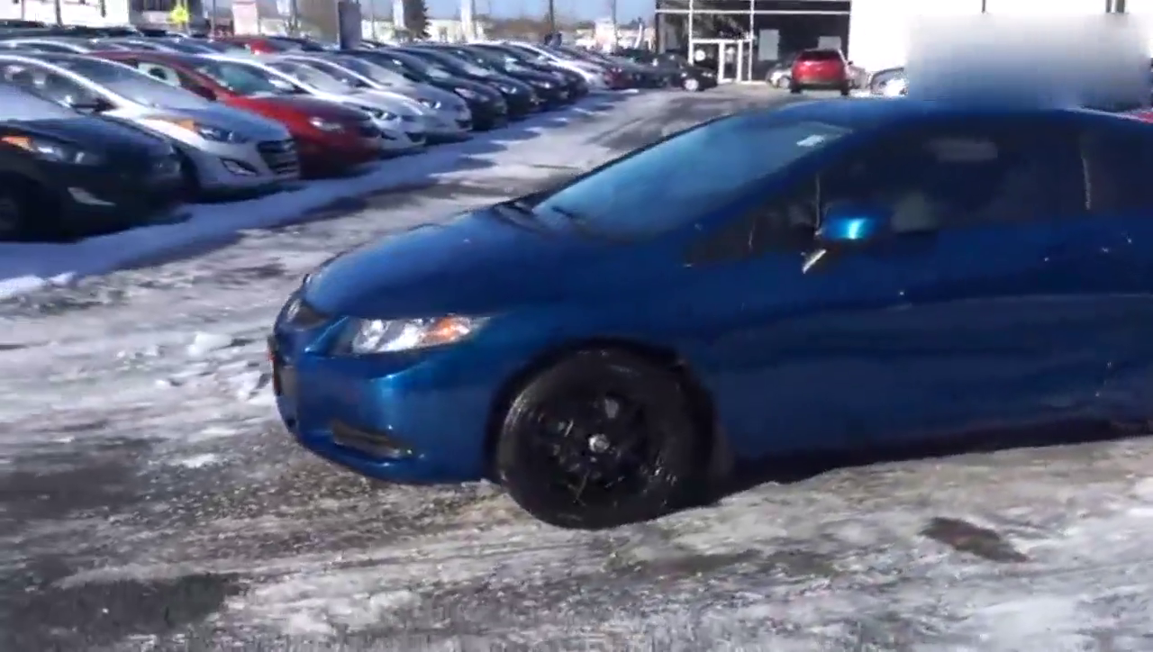 两门才是思域的精髓所在，活生生的一台小跑车