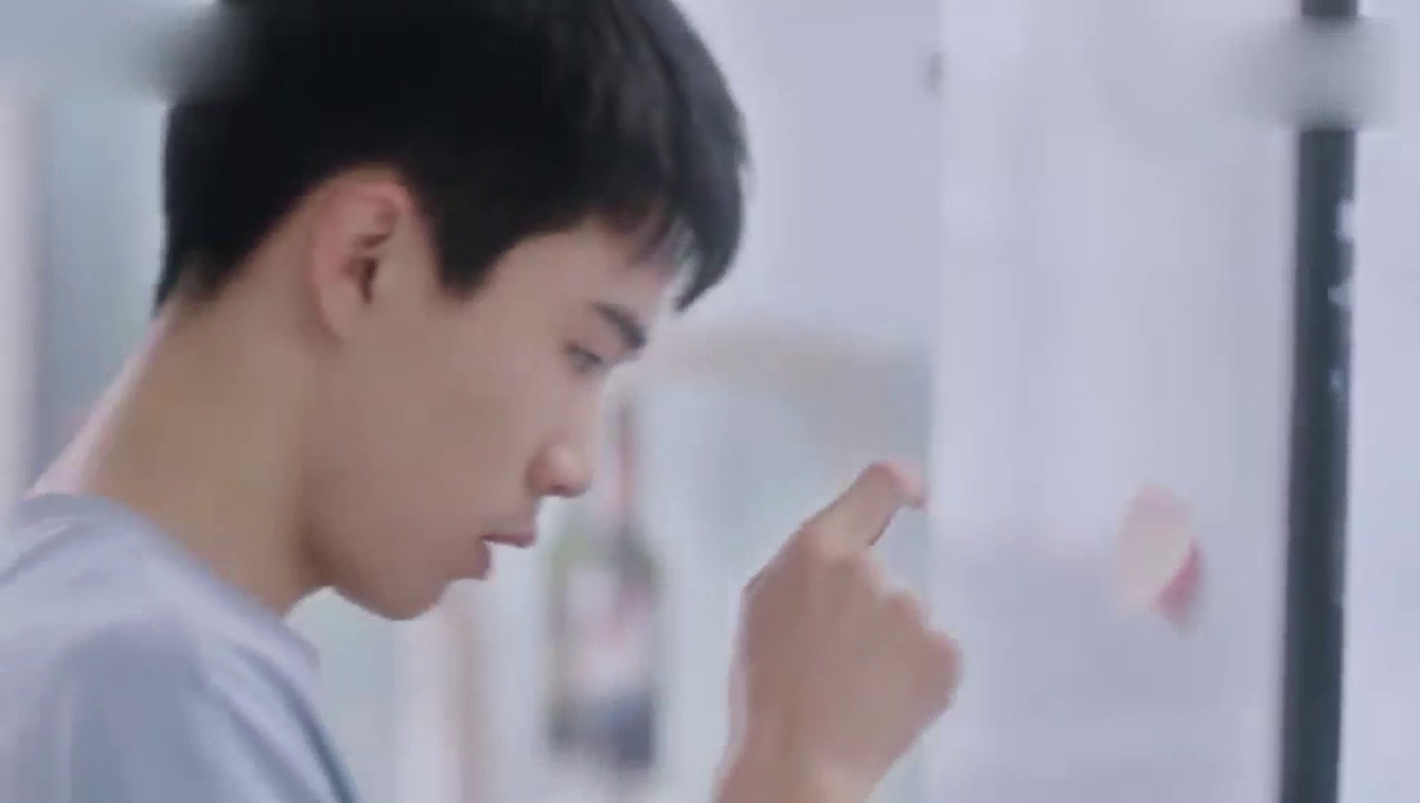 情侣为看车展闹分手？一招让媳妇不bb