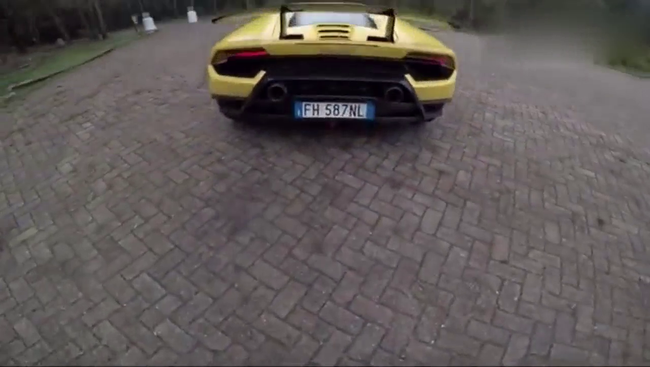 超级跑车兰博基尼的瞬间加速，这动力插上翅膀都能飞！