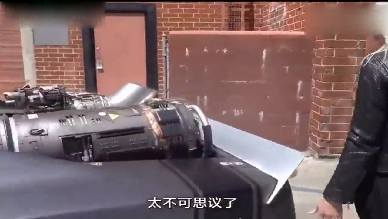 史无前例的改装车，光看发动机就知道它有多霸气！