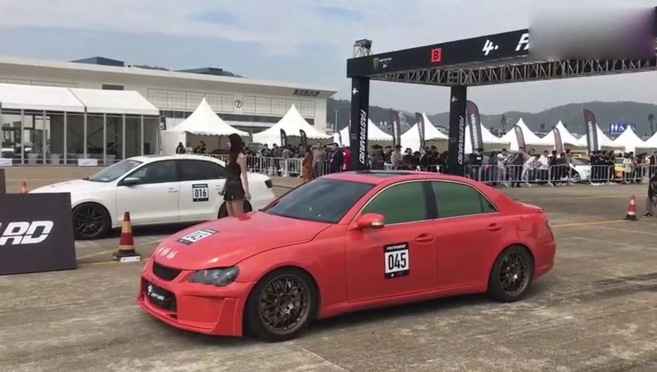 丰田锐志VS大众速腾，都是改装车