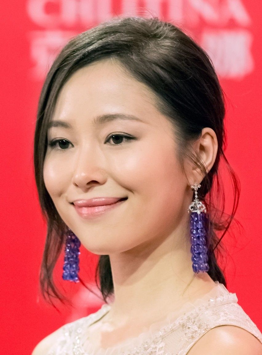 最美明星"江一燕",她不仅是好的演员,更是一位有爱心的老师