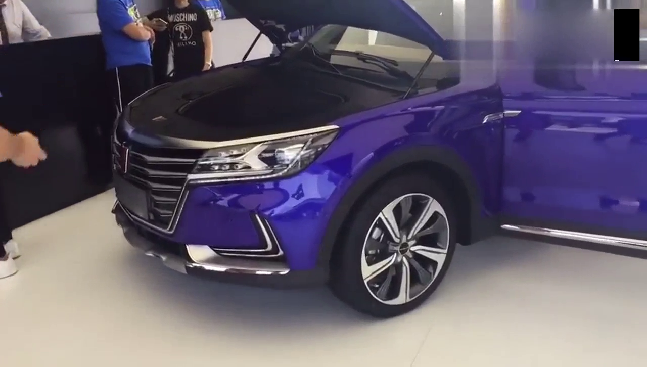 电动车的前备箱是个什么操作？