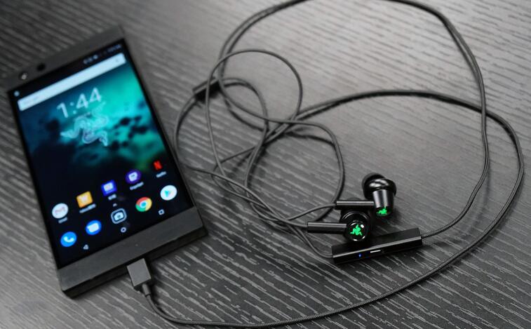 雷蛇新款电竞手机型被曝2019年上市