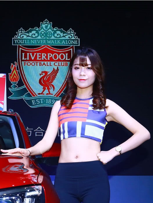 名爵再出热点，1米2长腿车模惊艳全场。网友：真想亲眼看到！