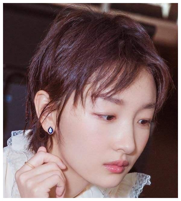 周冬雨的这三款短发发型太好看了!减龄时尚充满少女气息!