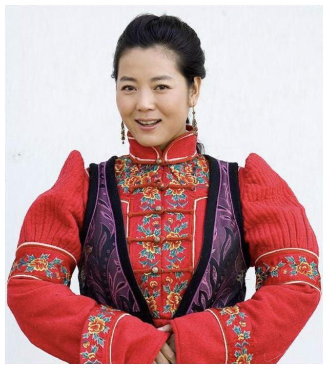 王茜华一个饰演农村女人二十多年的演员，诠释了专注才能专业