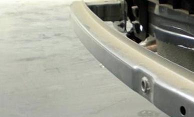 被追尾后防撞梁变形需要更换吗，防撞梁轻微变形修不修