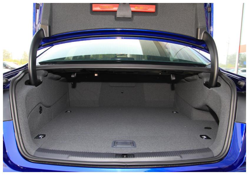 豪車也玩新能源？插電混動豪華轎車推薦