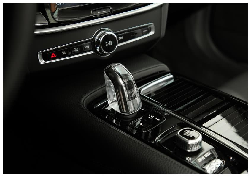 豪車也玩新能源？插電混動豪華轎車推薦