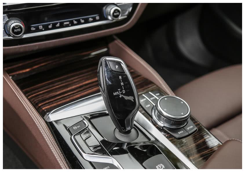 豪車也玩新能源？插電混動豪華轎車推薦