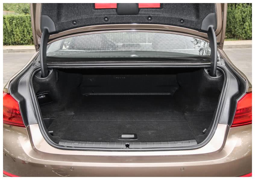 豪車也玩新能源？插電混動豪華轎車推薦