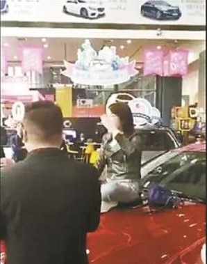 状师：应遵照缺点水平而非言论压力仓皇处分（奔跑经销商回应“迈巴赫漏水”事宜：客户多次胁造经销商曾两次报警）及2025款问界M9售4698万起媲美切切级SUV？“奔跑加塞”事宜为何发酵