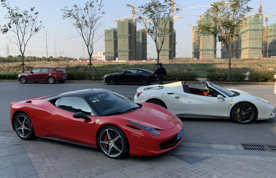 南通开发区长江边实拍法拉利车友聚会，场面太拉风了！