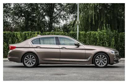 豪車也玩新能源？插電混動豪華轎車推薦